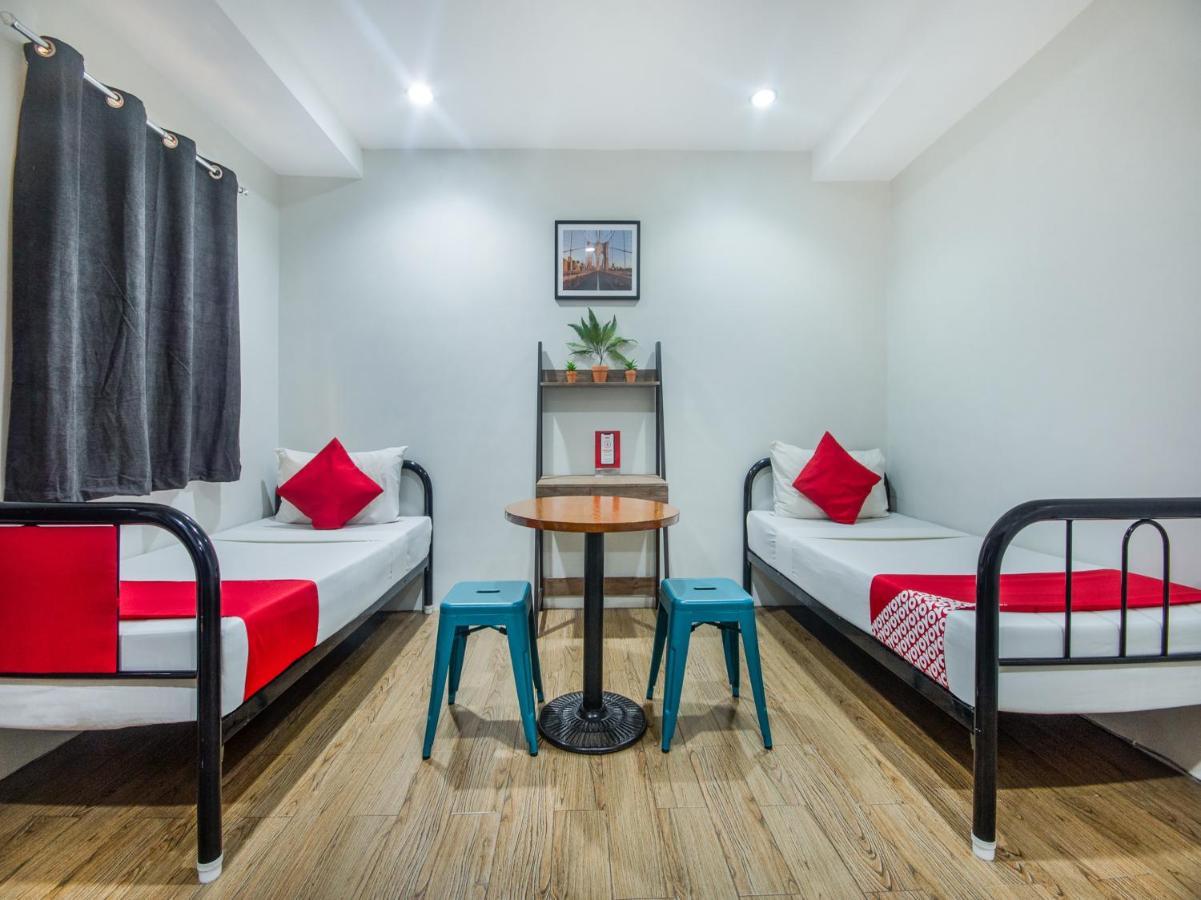 Oyo 443 Maria Cristina Arcade Suites Cebu Extérieur photo
