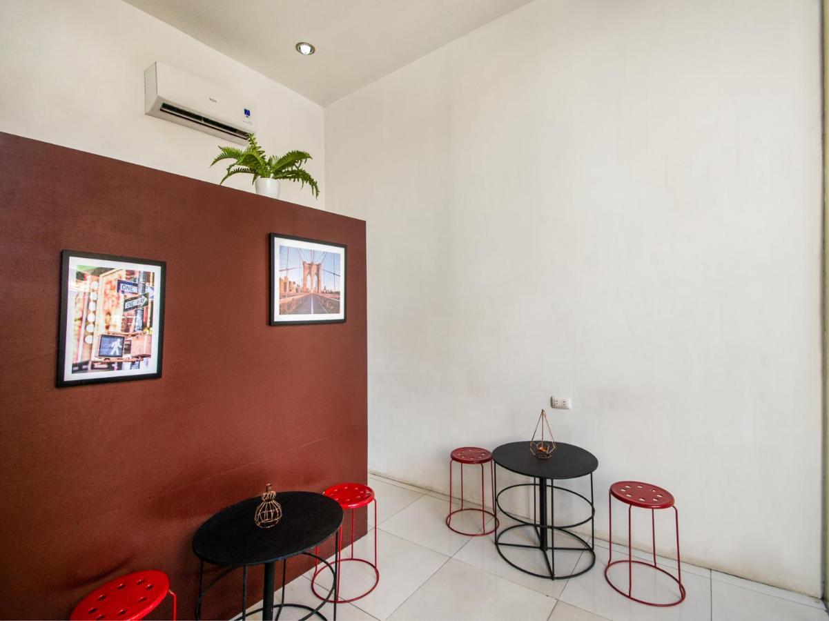 Oyo 443 Maria Cristina Arcade Suites Cebu Extérieur photo