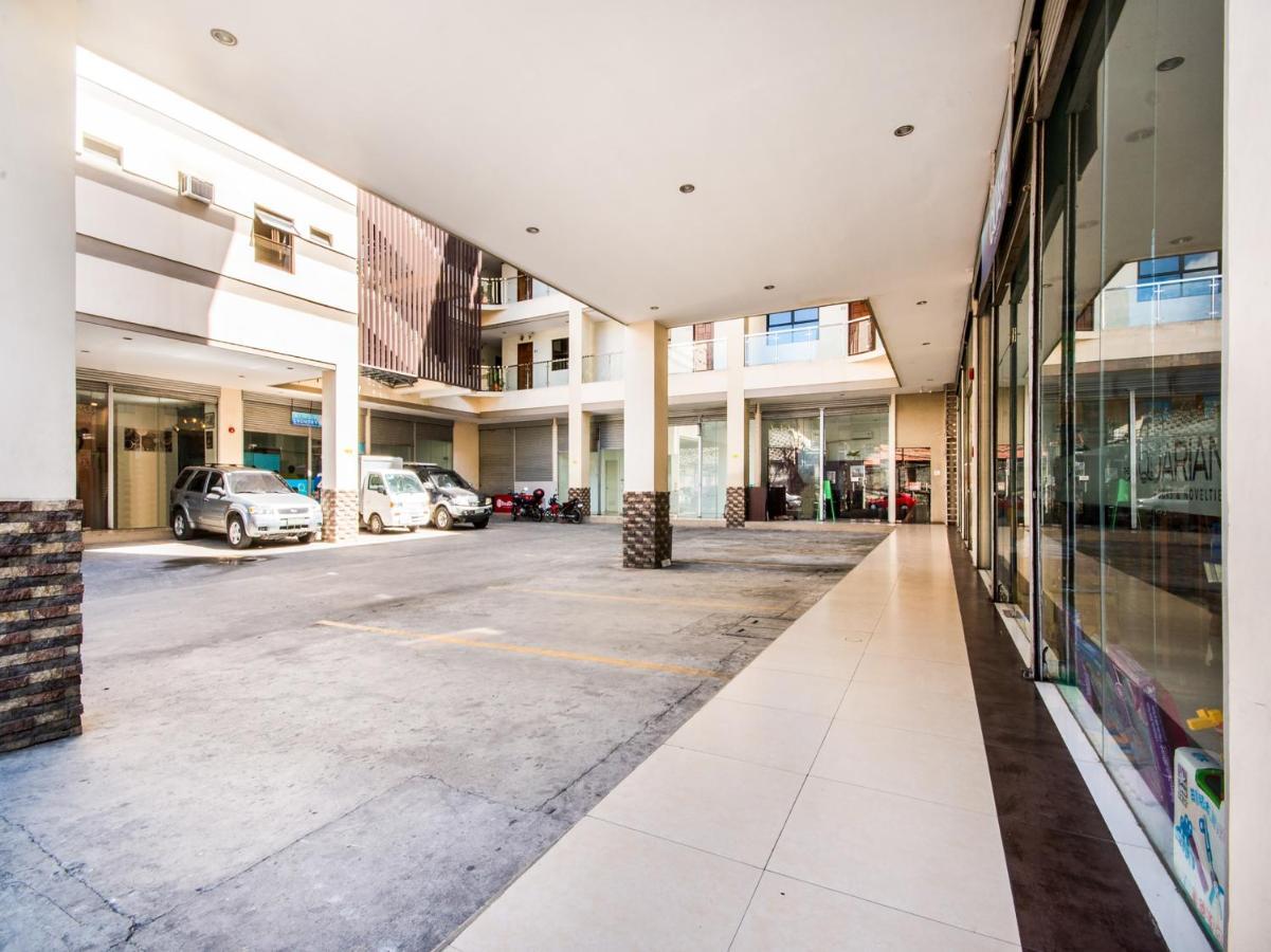Oyo 443 Maria Cristina Arcade Suites Cebu Extérieur photo