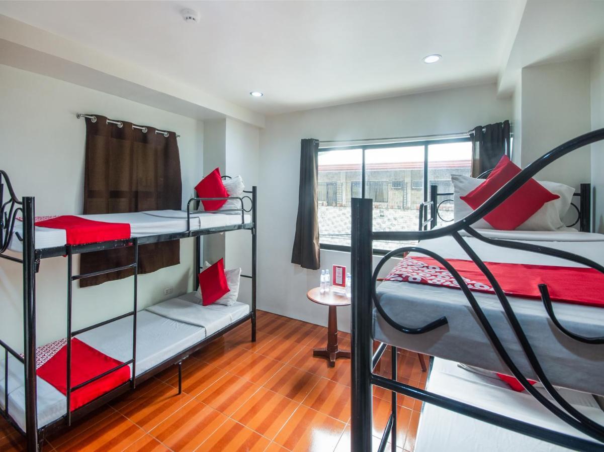 Oyo 443 Maria Cristina Arcade Suites Cebu Extérieur photo