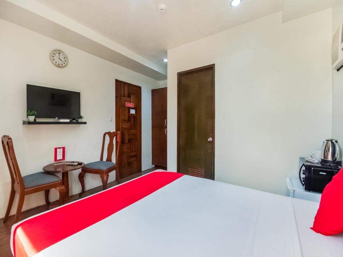 Oyo 443 Maria Cristina Arcade Suites Cebu Extérieur photo
