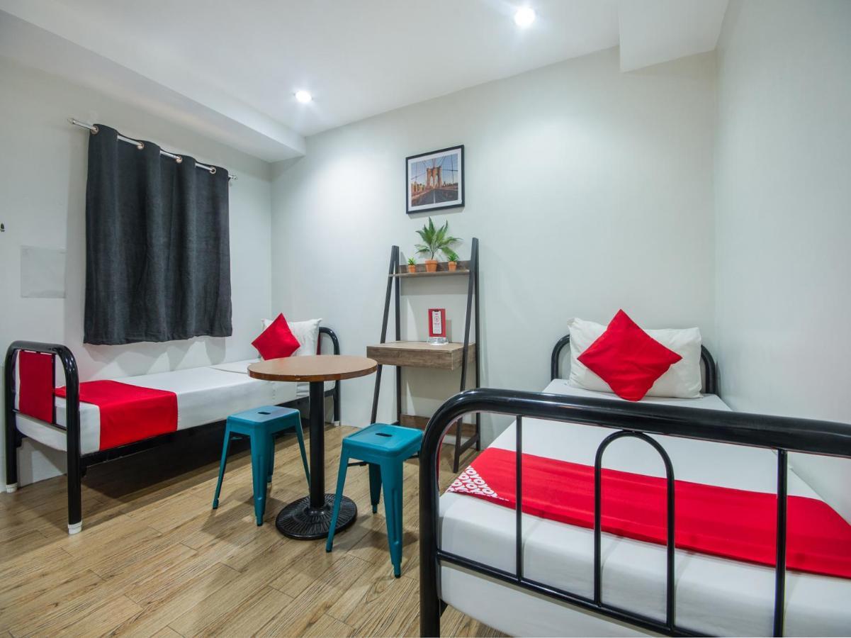 Oyo 443 Maria Cristina Arcade Suites Cebu Extérieur photo