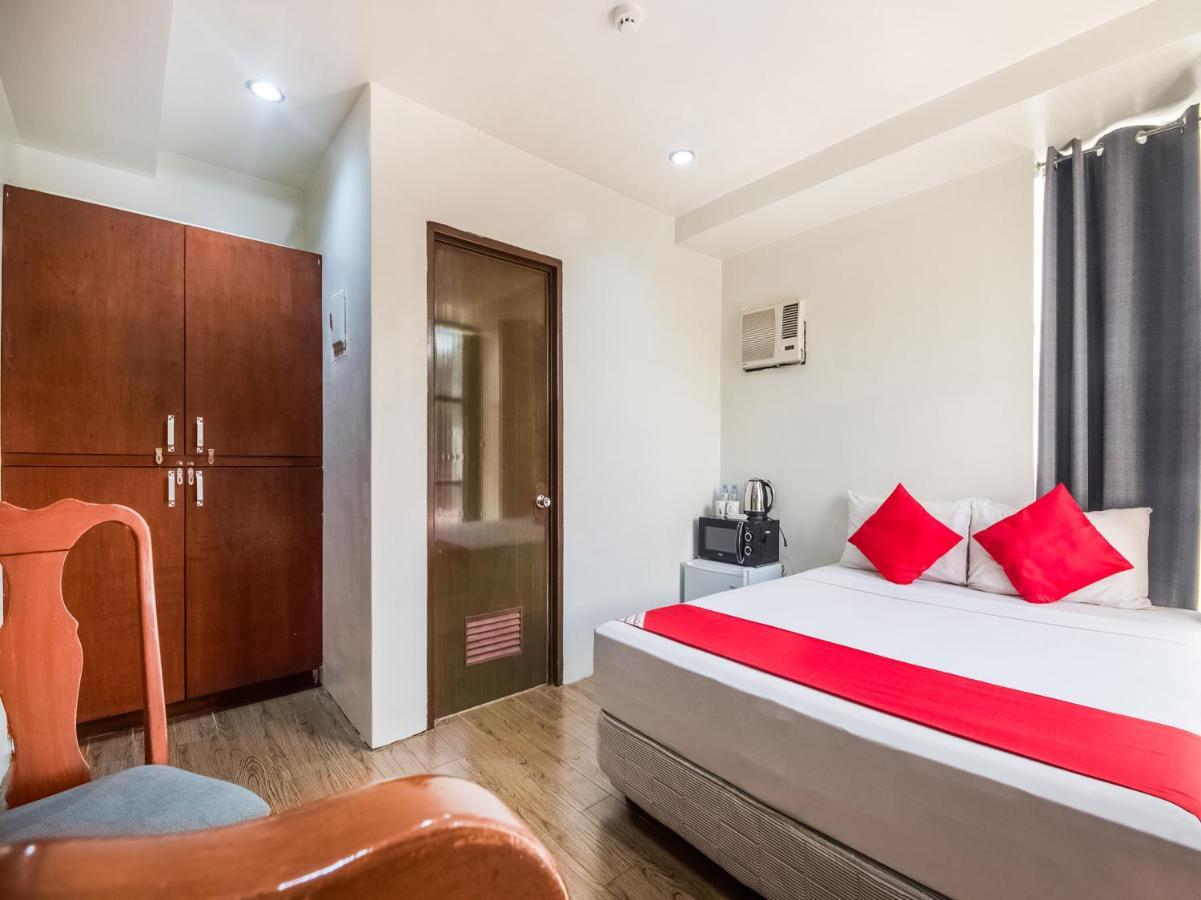 Oyo 443 Maria Cristina Arcade Suites Cebu Extérieur photo