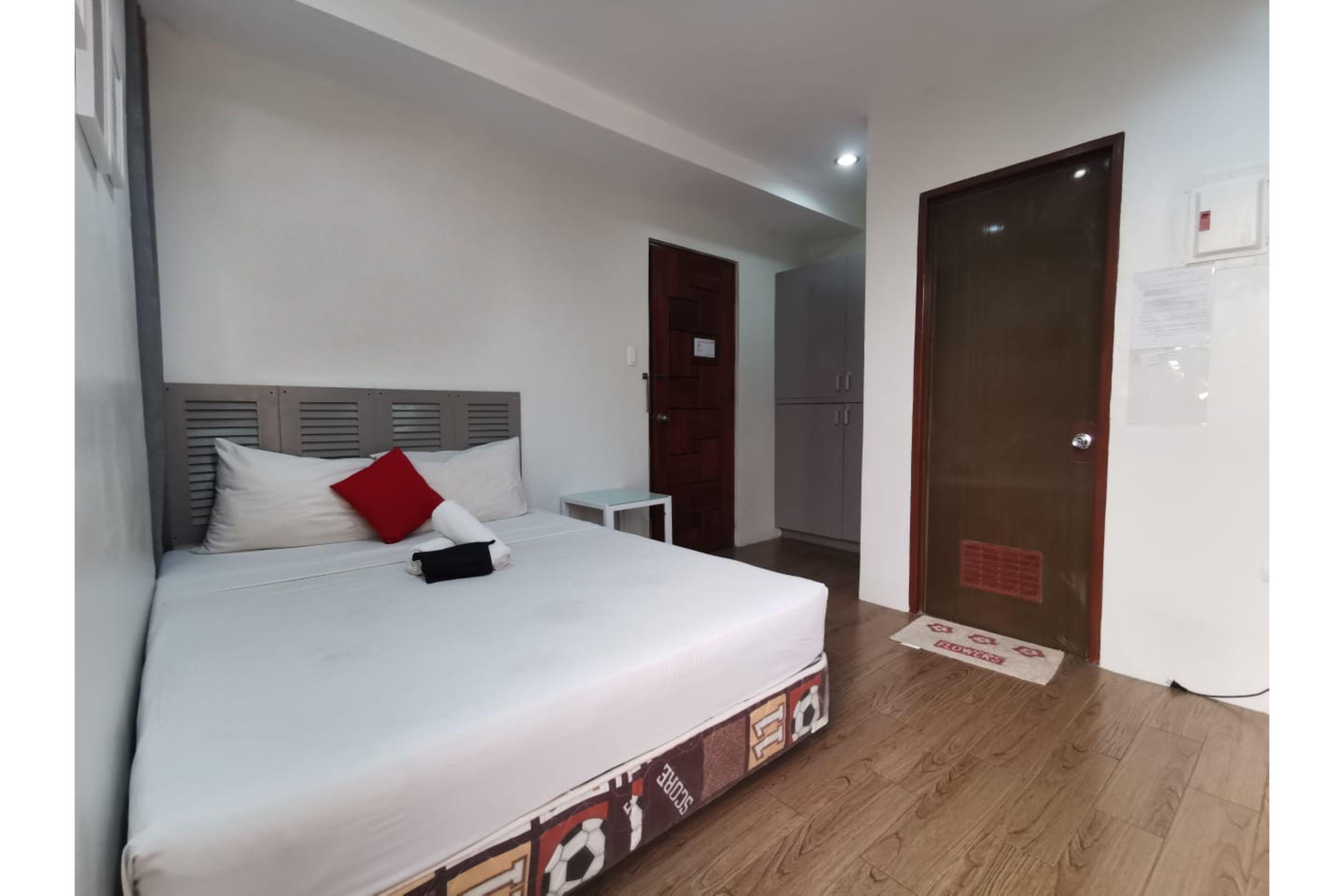 Oyo 443 Maria Cristina Arcade Suites Cebu Extérieur photo