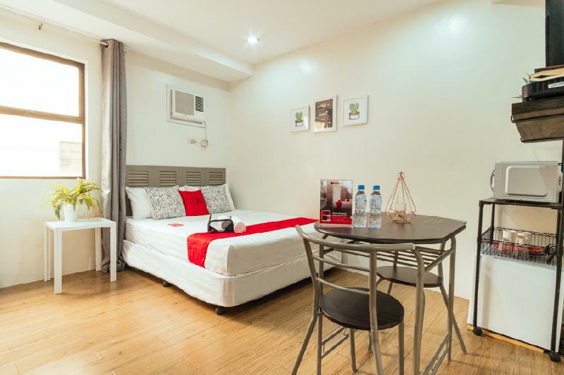 Oyo 443 Maria Cristina Arcade Suites Cebu Extérieur photo